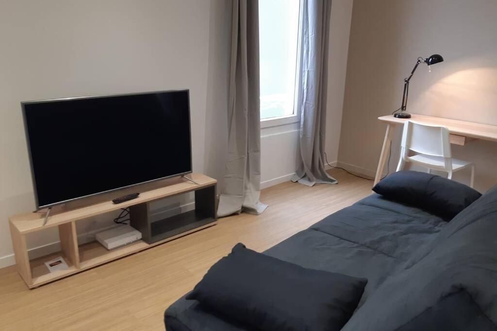 Monti Hypercentre Parking, Wifi Apartment มองติวิลิเยร์ ภายนอก รูปภาพ